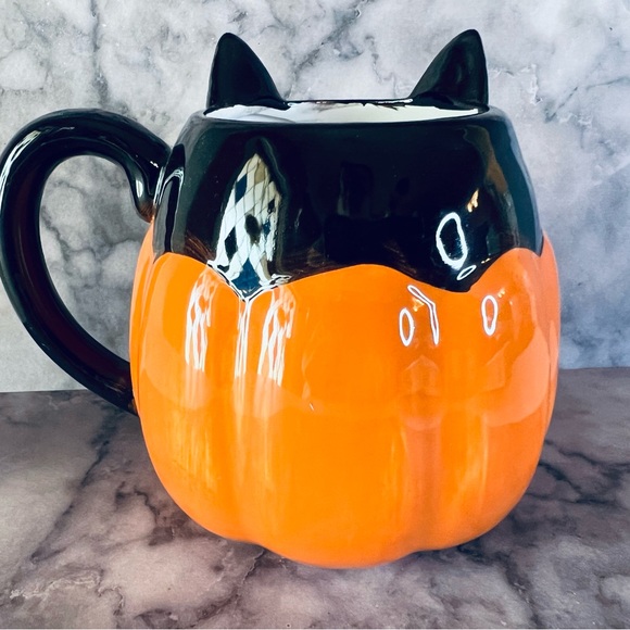 Halloween Large Ceramic Jack o Lantern Shaped Mug with Black Cat Peeking Inside - Picture 6 of 6
